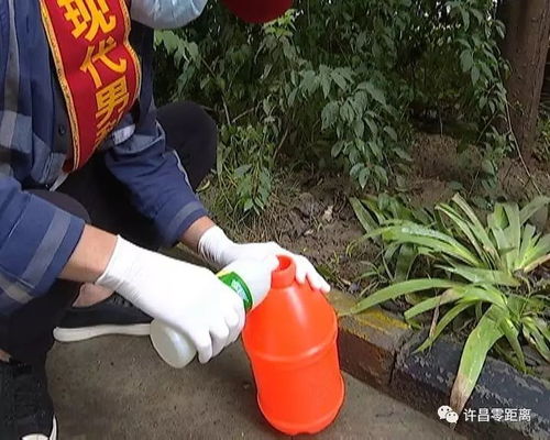 驱蚊防虫进社区 这种志愿服务真是好