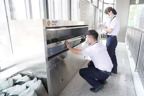 近6000人应急抢险队组建完毕 24类共80万件防汛物资准备就绪 京港地铁多措并举 全力保障乘客安全出行